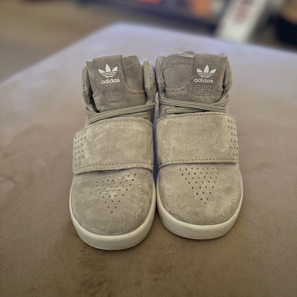 Adidas tubular toddler shoes size 8c